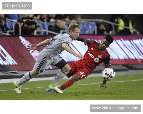 芝加哥火焰球迷客场高举巨幅标语为球队保级奋战呐喊助威 芝加哥火焰球迷客场高举巨幅标语为球队保级奋战呐喊助威