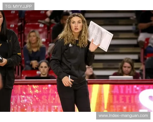 李弘权加时赛累到扶膝仍命中关键三分，鞋上“Win or win”显决心