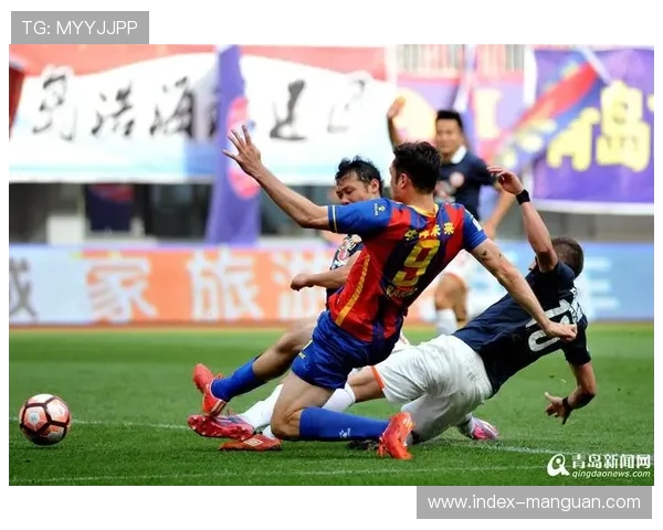 裁判判罚回顾:端区前传球干扰未吹罚引发教练抗议 裁判判罚回顾:端区前传球干扰未吹罚引发教练抗议