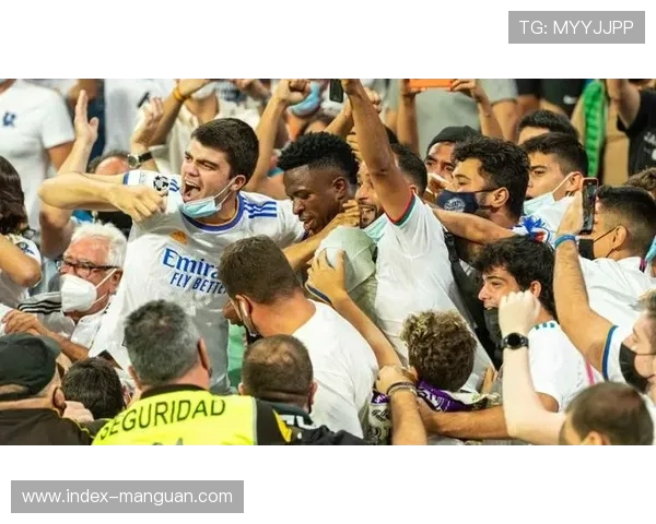 安切洛蒂现身伯纳乌考察维尼修斯，引发球迷猜测